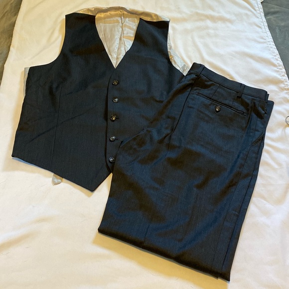 Nordstrom Signatures Gray 100% Wool Suit Vest AND pants Men’s size 42L - Picture 1 of 15